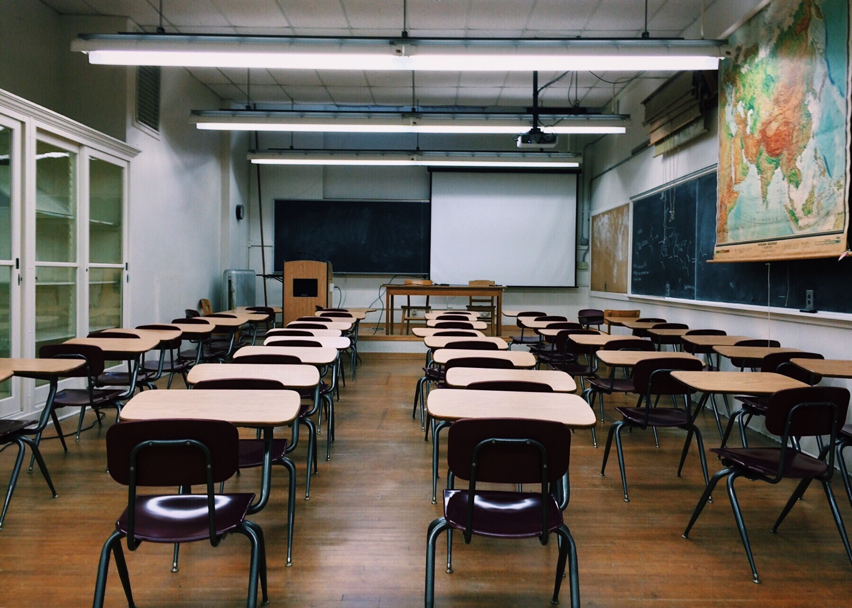 classroom-2093743